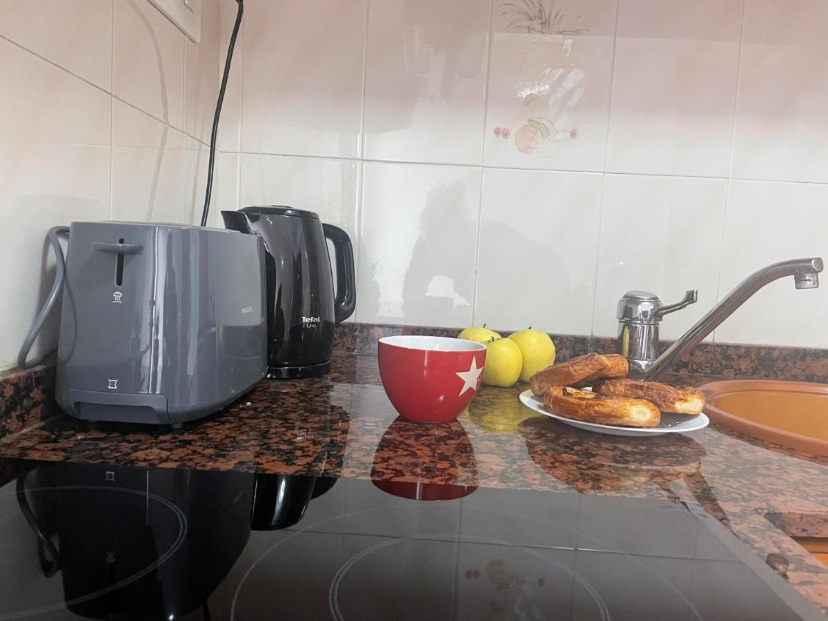 Cozy 2-Bedroom Serviced Apartment With Netflix Sagunto Exterior foto